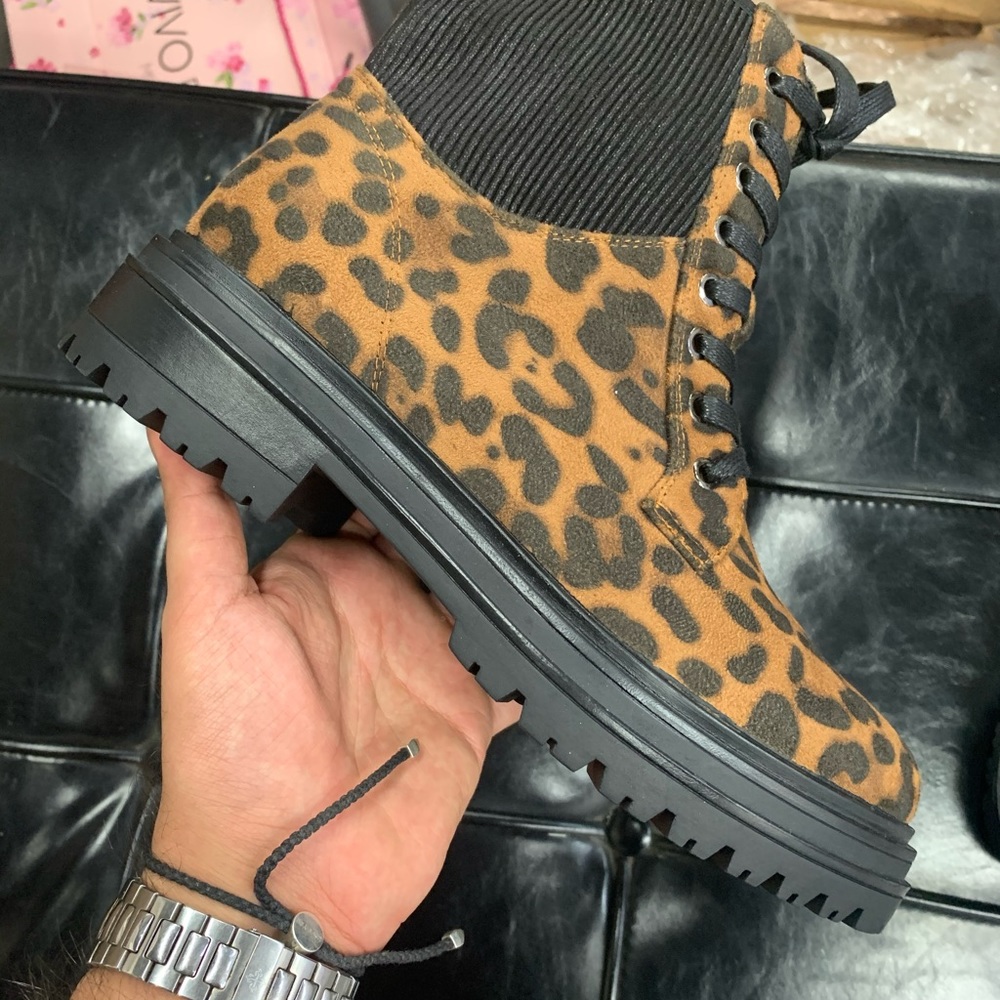 Women’s Lace Up Chunky Sole Ankle Boot in Leopard Faux Suede - Picture 5 of 15
